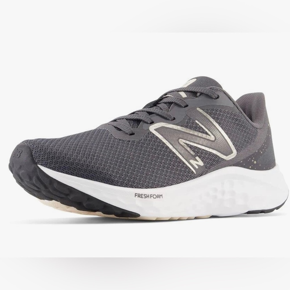 New Balance- women’s Fresh Foam Arishi V4, size 6.5 D (wide). Gently used. - Picture 6 of 6